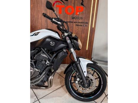 YAMAHA MT-07 700 ABS, Foto 2