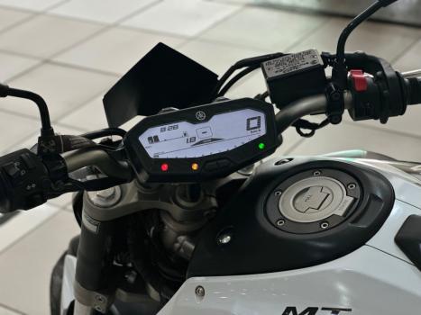 YAMAHA MT-07 700 ABS, Foto 5