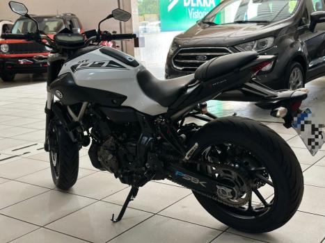 YAMAHA MT-07 700 ABS, Foto 8