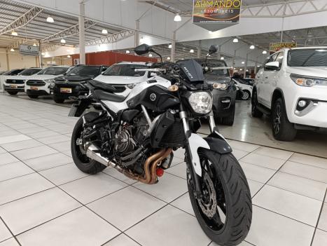 YAMAHA MT-07 700 ABS, Foto 1
