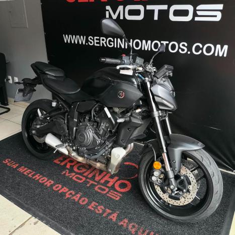 YAMAHA MT-07 700 ABS, Foto 3