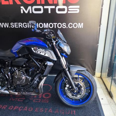 YAMAHA MT-07 700 ABS, Foto 4