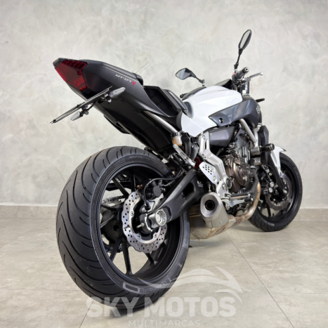 YAMAHA MT-07 700 ABS, Foto 7