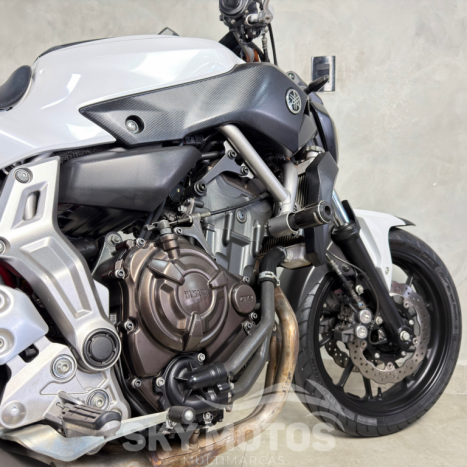 YAMAHA MT-07 700 ABS, Foto 8