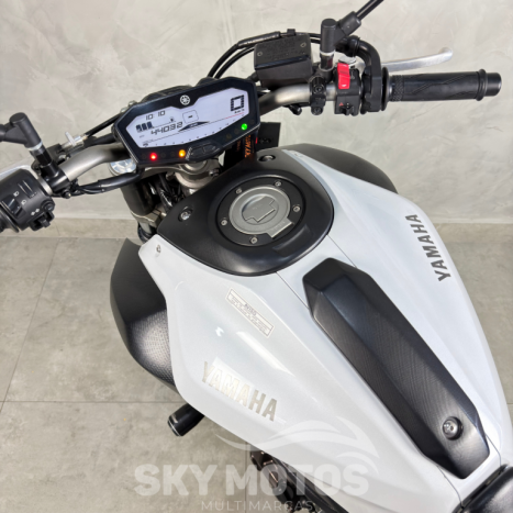 YAMAHA MT-07 700 ABS, Foto 10