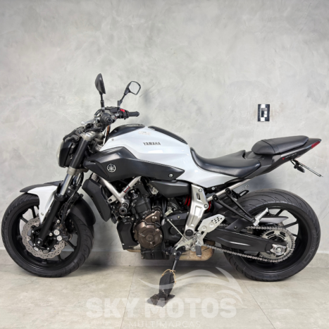 YAMAHA MT-07 700 ABS, Foto 11