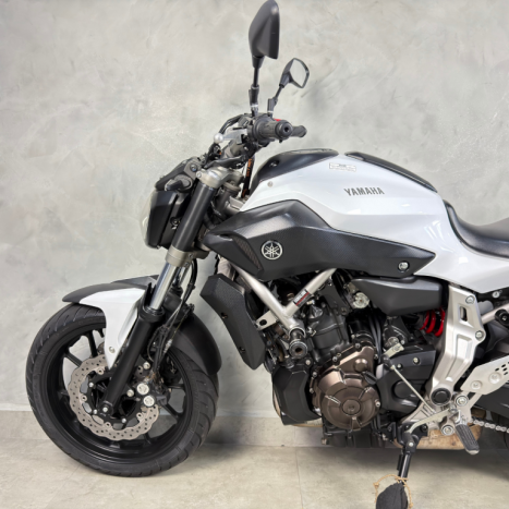 YAMAHA MT-07 700 ABS, Foto 12