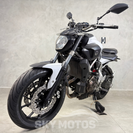 YAMAHA MT-07 700 ABS, Foto 14