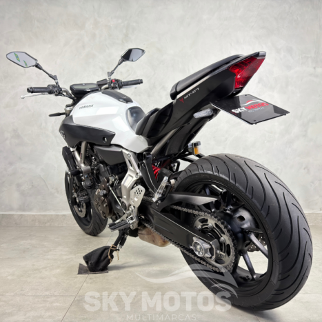 YAMAHA MT-07 700 ABS, Foto 17