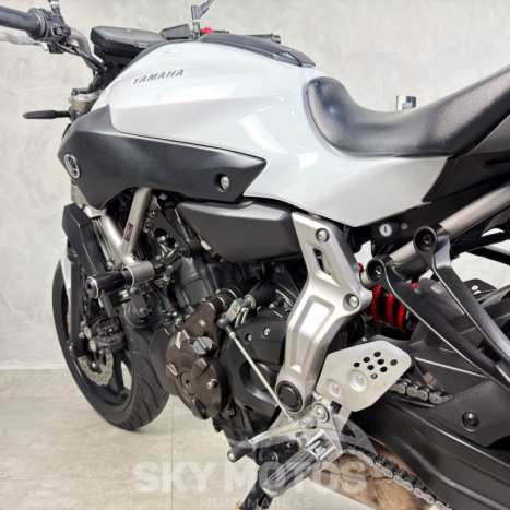 YAMAHA MT-07 700 ABS, Foto 18