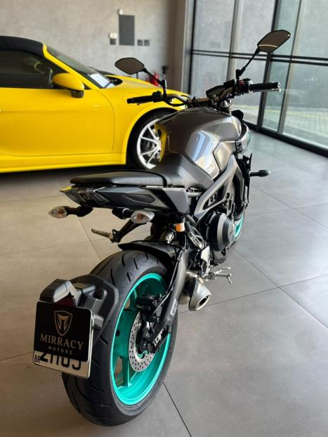 YAMAHA MT-09 850 , Foto 3