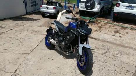 YAMAHA MT-09 850 ABS, Foto 10