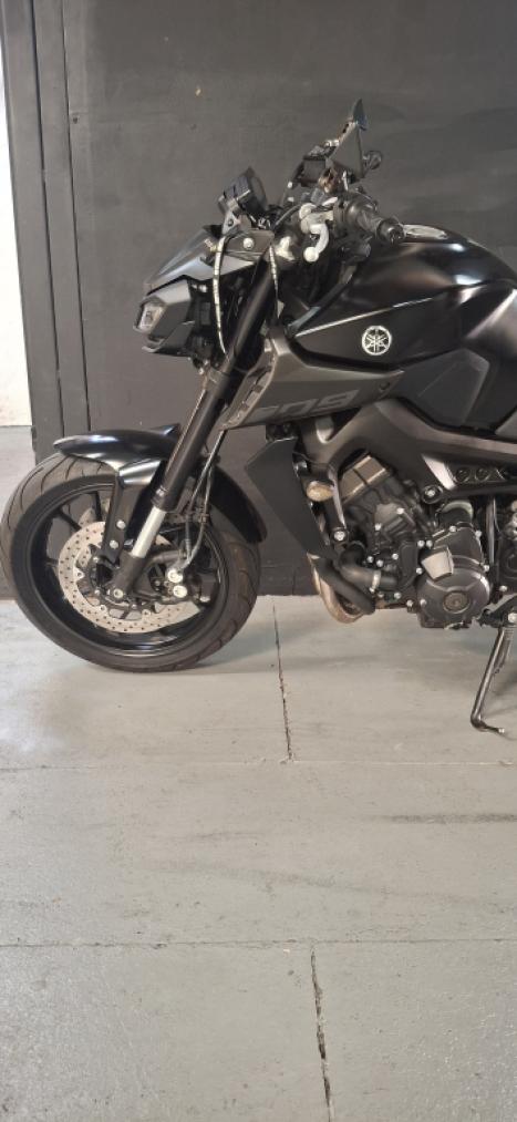 YAMAHA MT-09 850 ABS, Foto 2