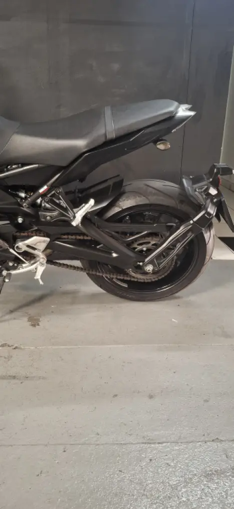 YAMAHA MT-09 850 ABS, Foto 3