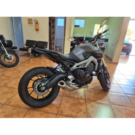 YAMAHA MT-09 850 ABS, Foto 3