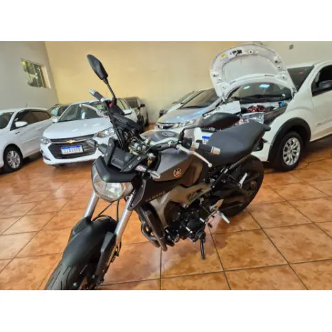 YAMAHA MT-09 850 ABS, Foto 5