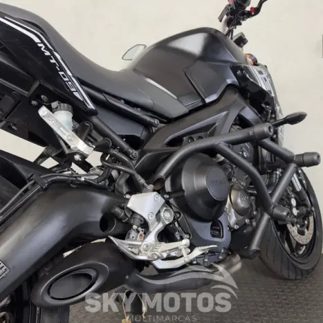 YAMAHA MT-09 850 ABS, Foto 8