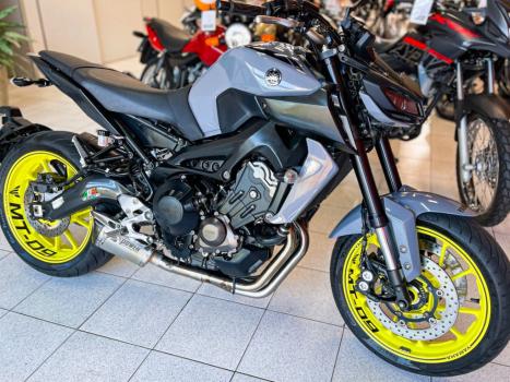 YAMAHA MT-09 850 ABS, Foto 3
