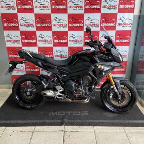 YAMAHA MT-09 850 ABS, Foto 1