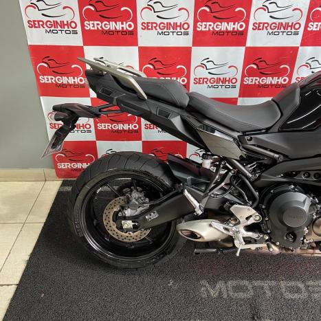 YAMAHA MT-09 850 ABS, Foto 2