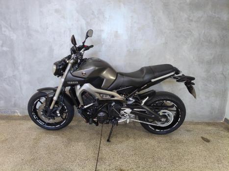 YAMAHA MT-09 850 ABS, Foto 1