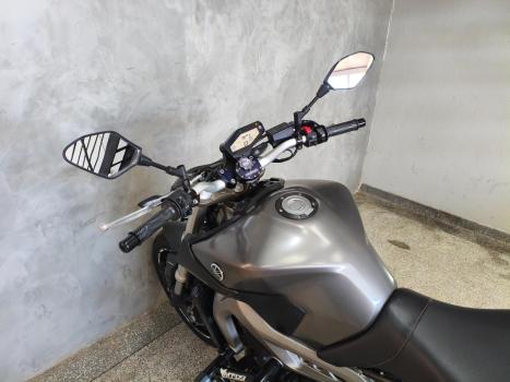 YAMAHA MT-09 850 ABS, Foto 12