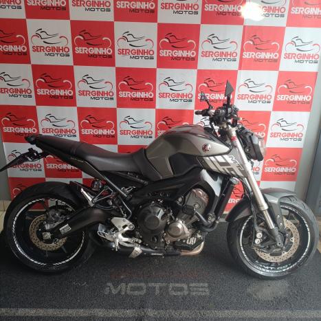 YAMAHA MT-09 850 ABS, Foto 1