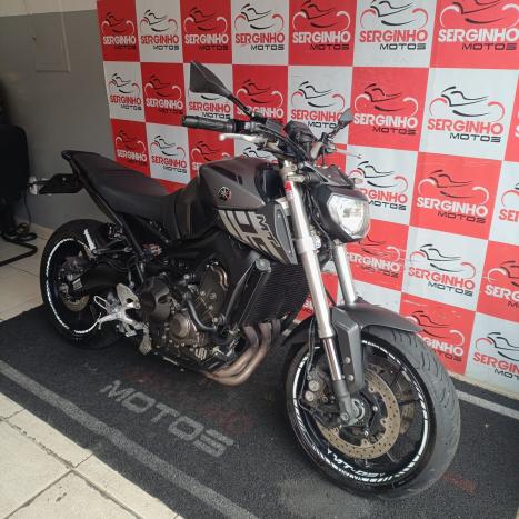 YAMAHA MT-09 850 ABS, Foto 2