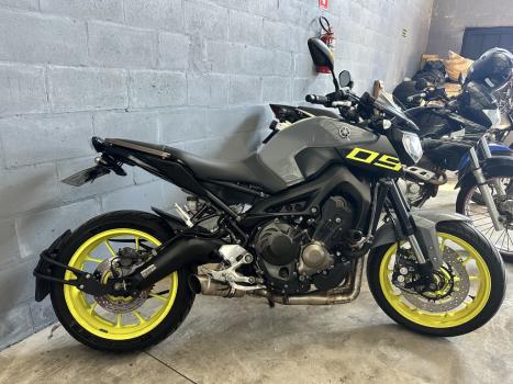 YAMAHA MT-09 850 ABS, Foto 1