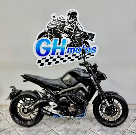 YAMAHA MT-09 850 ABS, Foto 1