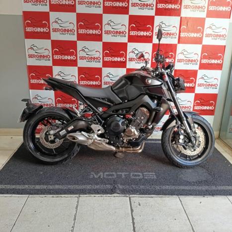 YAMAHA MT-09 850 ABS, Foto 1