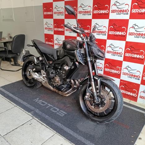 YAMAHA MT-09 850 ABS, Foto 3
