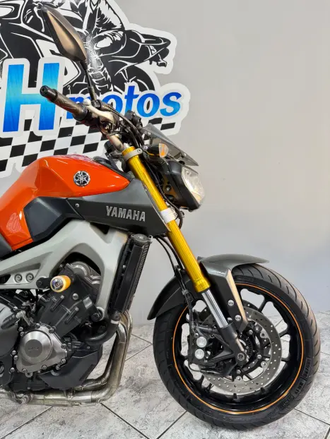 YAMAHA MT-09 850 ABS, Foto 2
