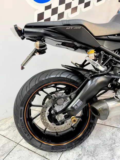 YAMAHA MT-09 850 ABS, Foto 5