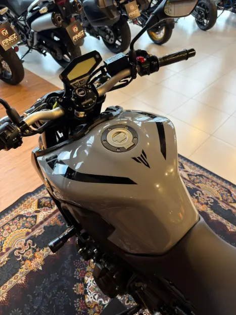YAMAHA MT-09 850 ABS, Foto 6