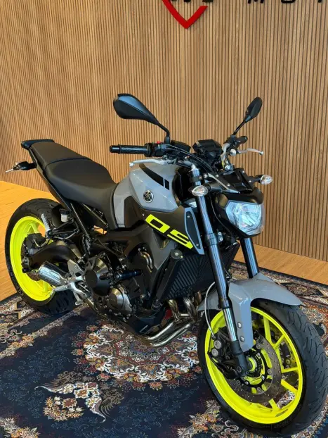 YAMAHA MT-09 850 ABS, Foto 10