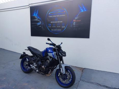 YAMAHA MT-09 850 ABS, Foto 1