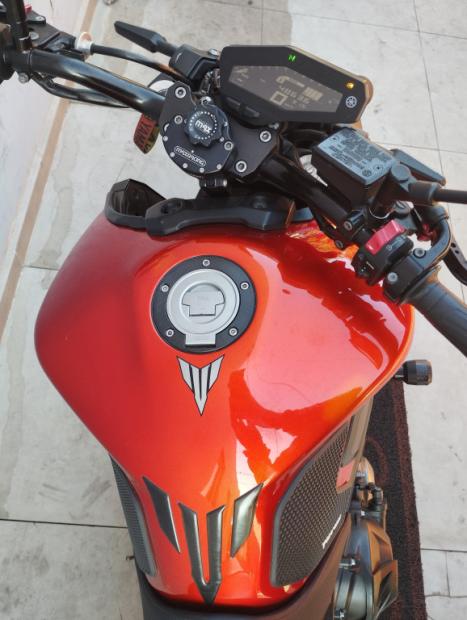 YAMAHA MT-09 850 ABS, Foto 2