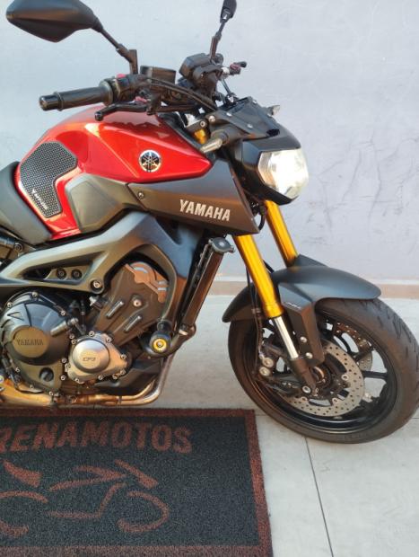 YAMAHA MT-09 850 ABS, Foto 3
