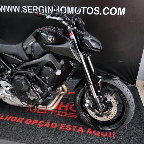 YAMAHA MT-09 850 ABS, Foto 2
