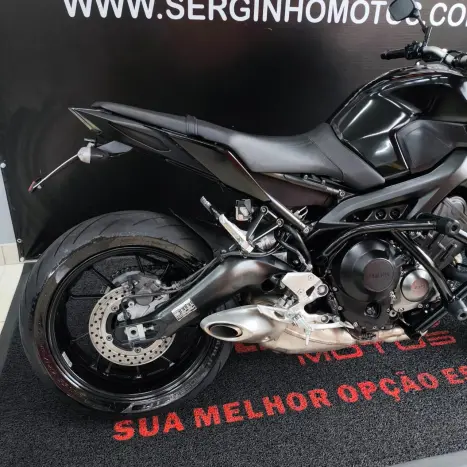 YAMAHA MT-09 850 ABS, Foto 3