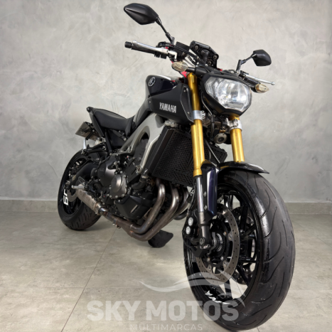 YAMAHA MT-09 850 ABS, Foto 4