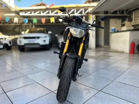 YAMAHA MT-09 850 ABS, Foto 2