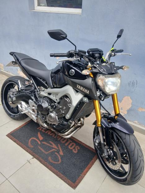 YAMAHA MT-09 850 ABS, Foto 4