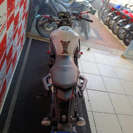 YAMAHA XJ6 600 F, Foto 6