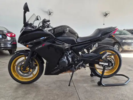 YAMAHA XJ6 600 F, Foto 1