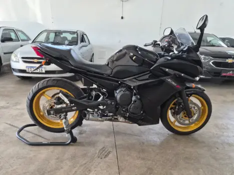 YAMAHA XJ6 600 F, Foto 5