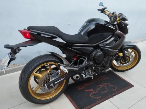 YAMAHA XJ6 600 N, Foto 4