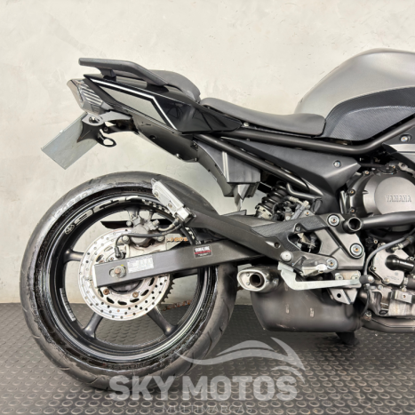 YAMAHA XJ6 600 N, Foto 2