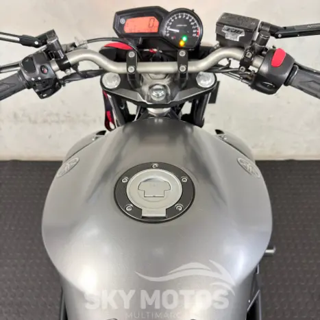 YAMAHA XJ6 600 N, Foto 10